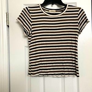 Its a black white and green top by occasion size large